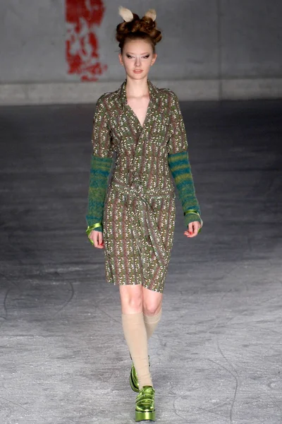 Look 15